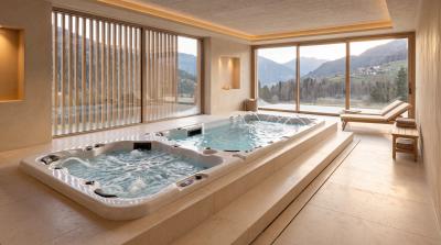 SwimSPA 2R — Photo 3